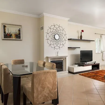Contemporary 3 Bedroom In Vilamoura