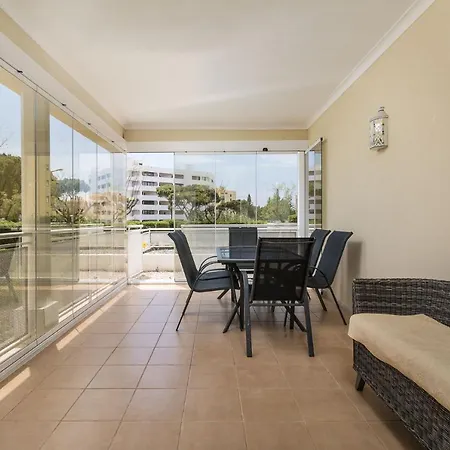 Appartamento Contemporary 3 Bedroom In *